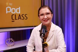 Foto de Profa. Cynthia Cardoso, docente da StartClass Cursos em Manaus